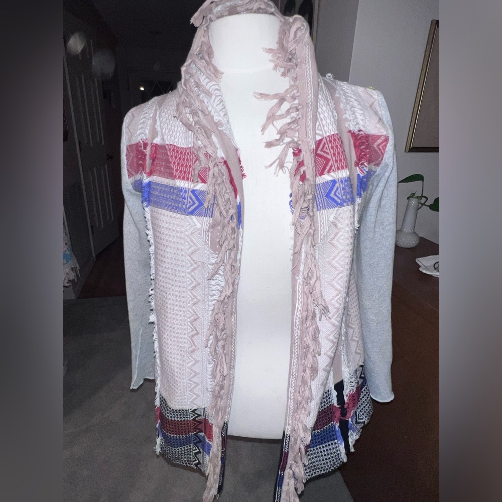 Gimmicks by buckle xs cardigan fringe Aztec sweater